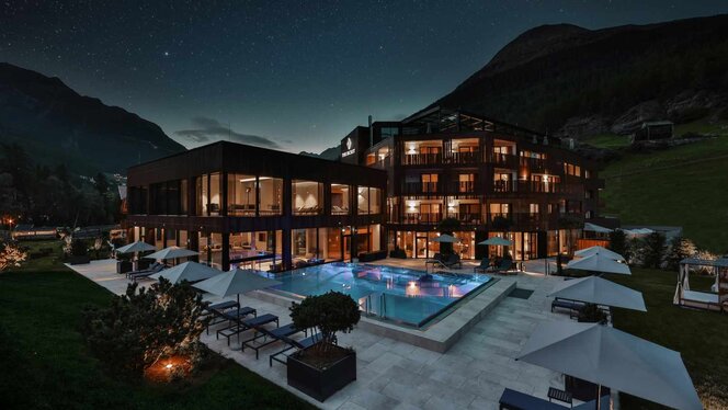 The Secret Sölden Apartmenthaus The Secret Sölden bei Nacht.